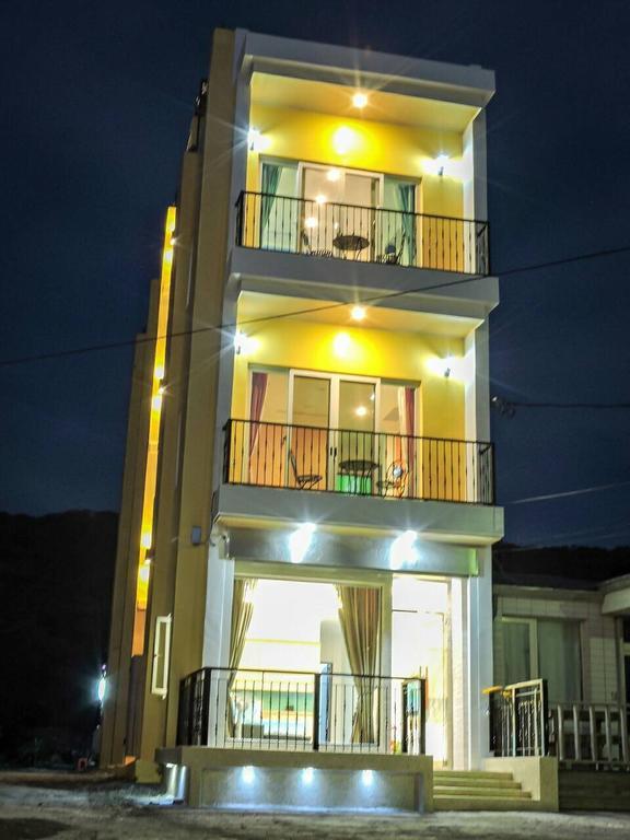 Tiffany Homestay Cape Eluanbi Exteriér fotografie